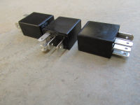 35 amp / 25 amp, 5 pin micro relay (SPDT) without mounting bracket.