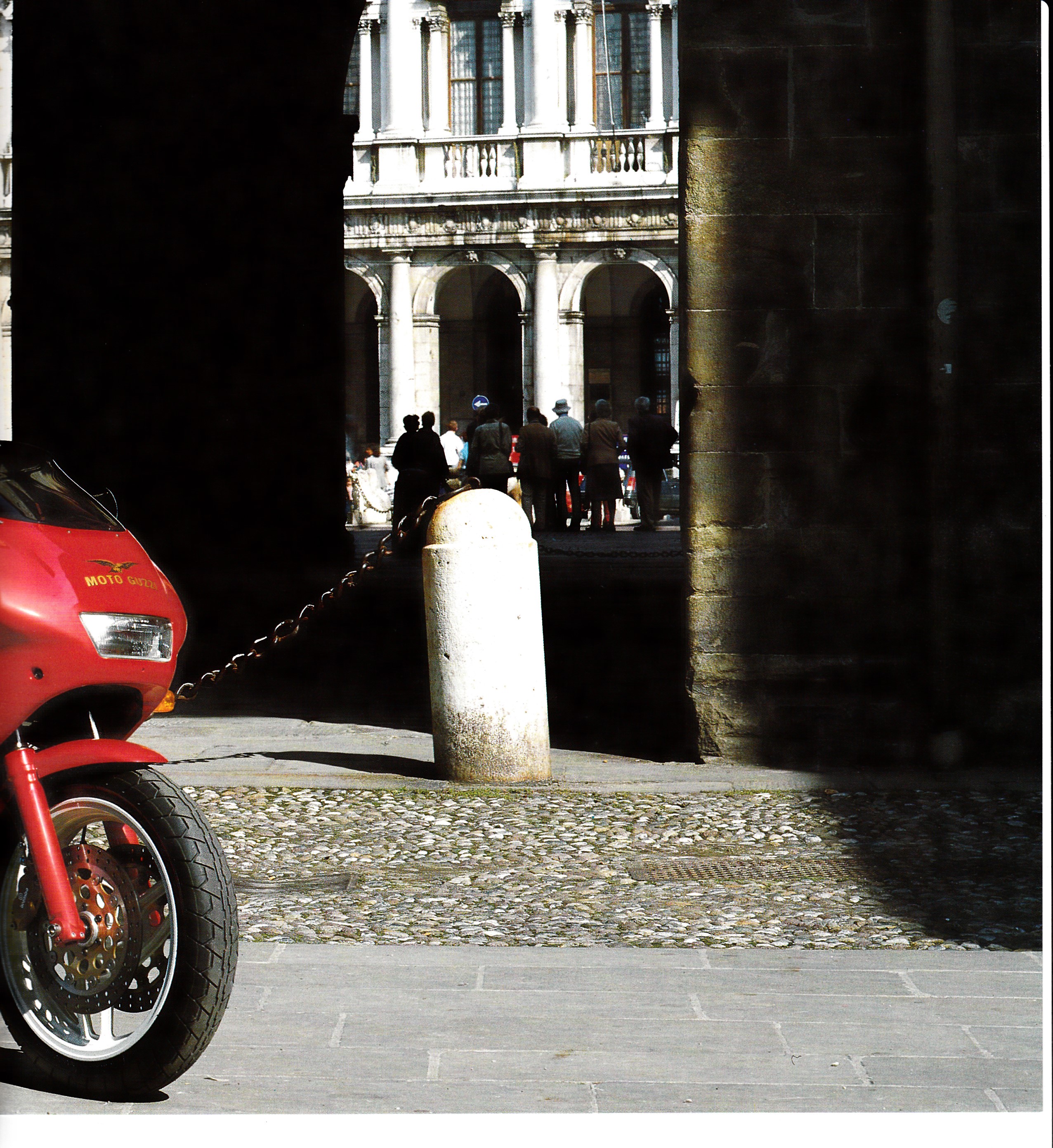 Brochure - Moto Guzzi Daytona 1000 (2 fold)