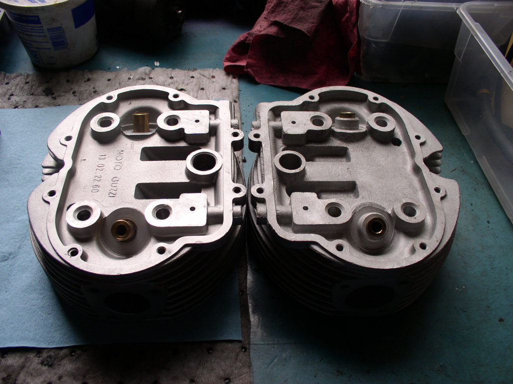 Later cylinder head on left, A-series Ambassador cylinder head on right. Note casting differences at valve guides.