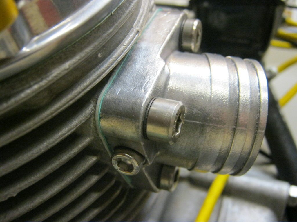 Dellorto PHF 30 carburetor fitment on a Moto Guzzi Eldorado.