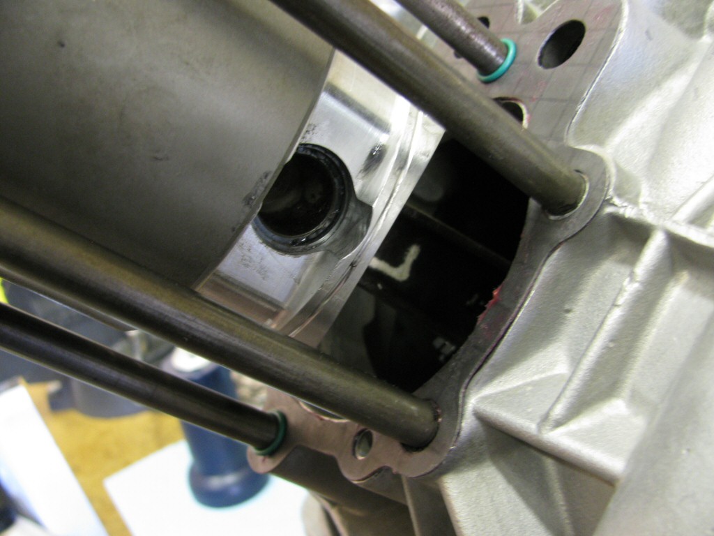 Circlip in place on the rear side of the piston.