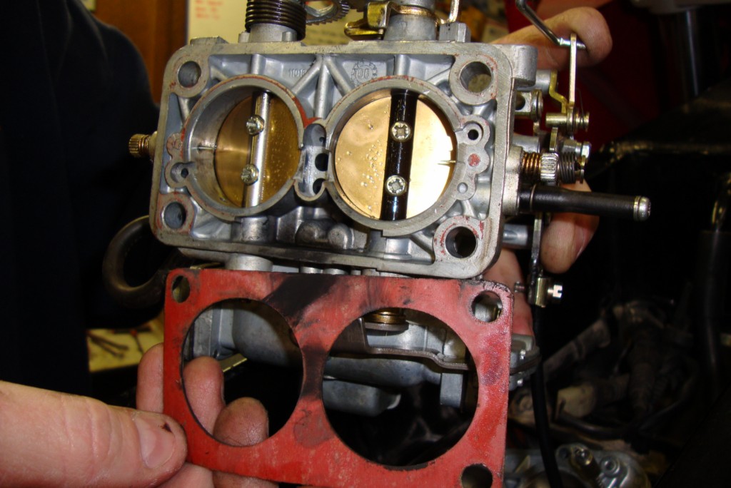 Installing a Weber carburetor on a Moto Guzzi Quota 1100 ES.