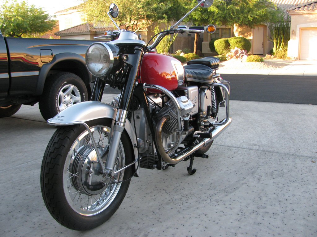 Robert Scharf's Moto Guzzi V700.