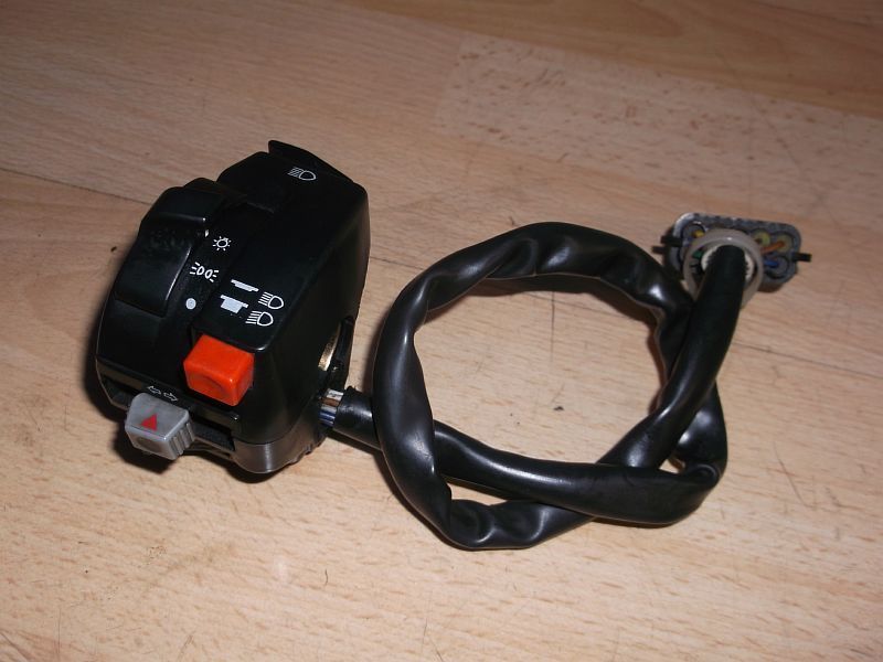 CEV 442 handlebar switch.