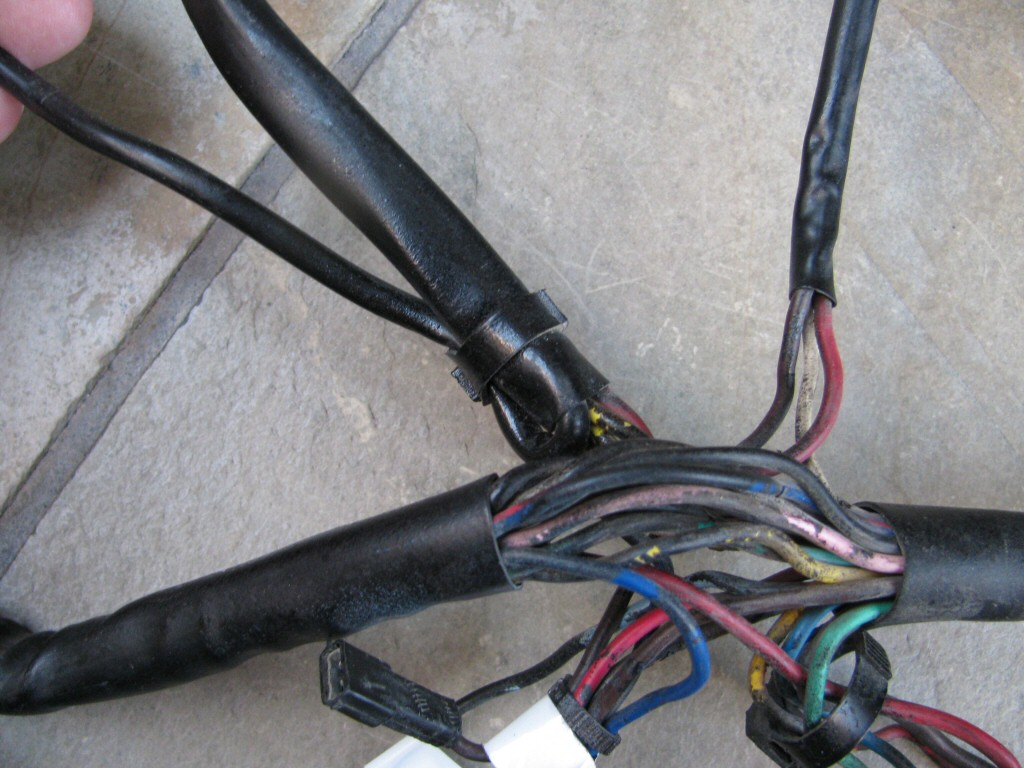 Main harness for the Moto Guzzi Le Mans (series 2, MG# 14747151).