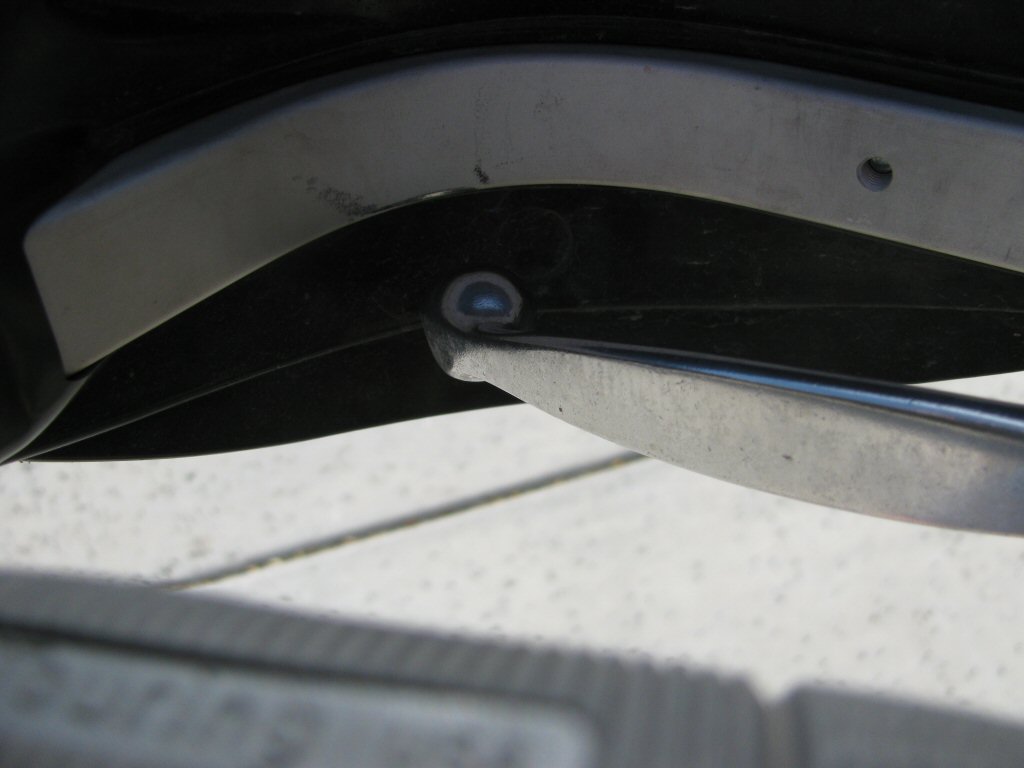 Tusk D-Flex hand guards mounted on a 1993 Suzuki DR350.