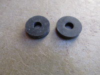 Set of two rubber washers to fit between the side cover and the frame.