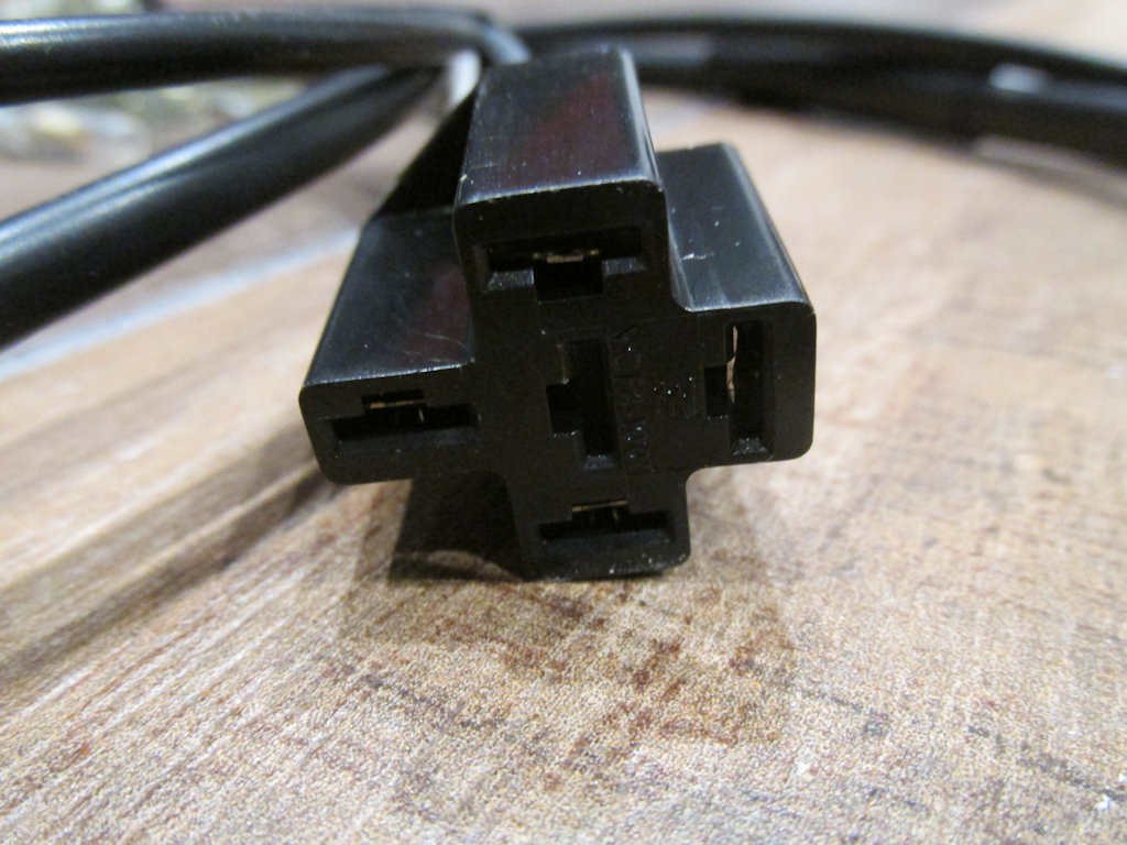 Socket for flashing lights relay.