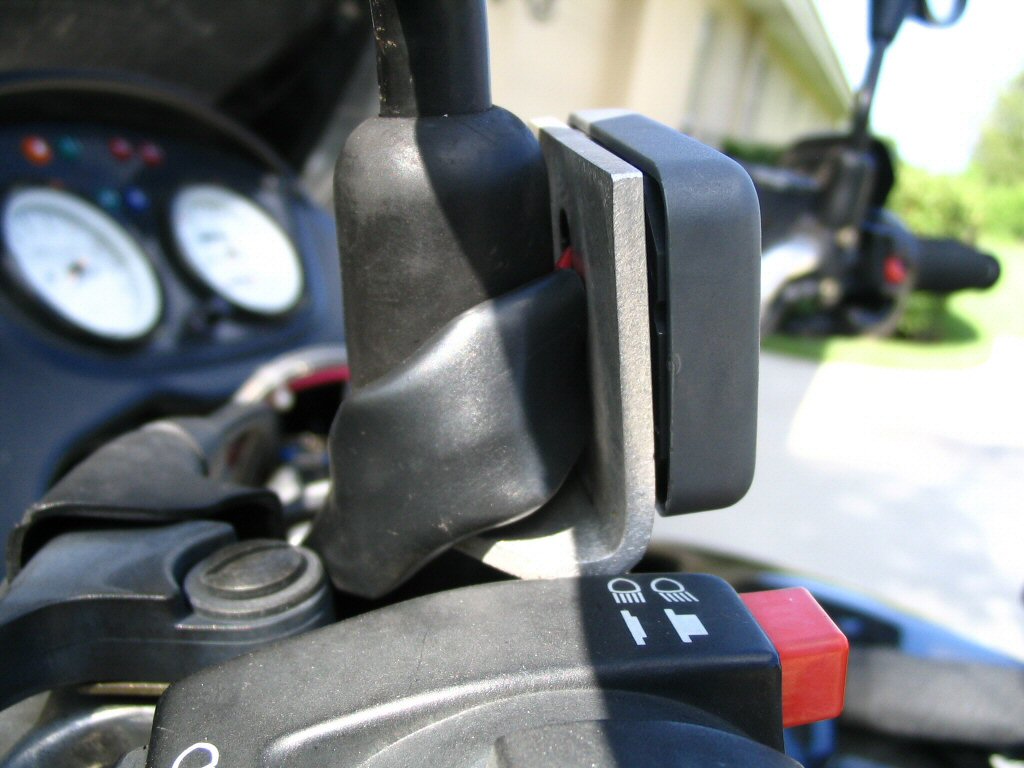 Left view of control unit. Installing a cruise control on a Moto Guzzi Quota 1100 ES.