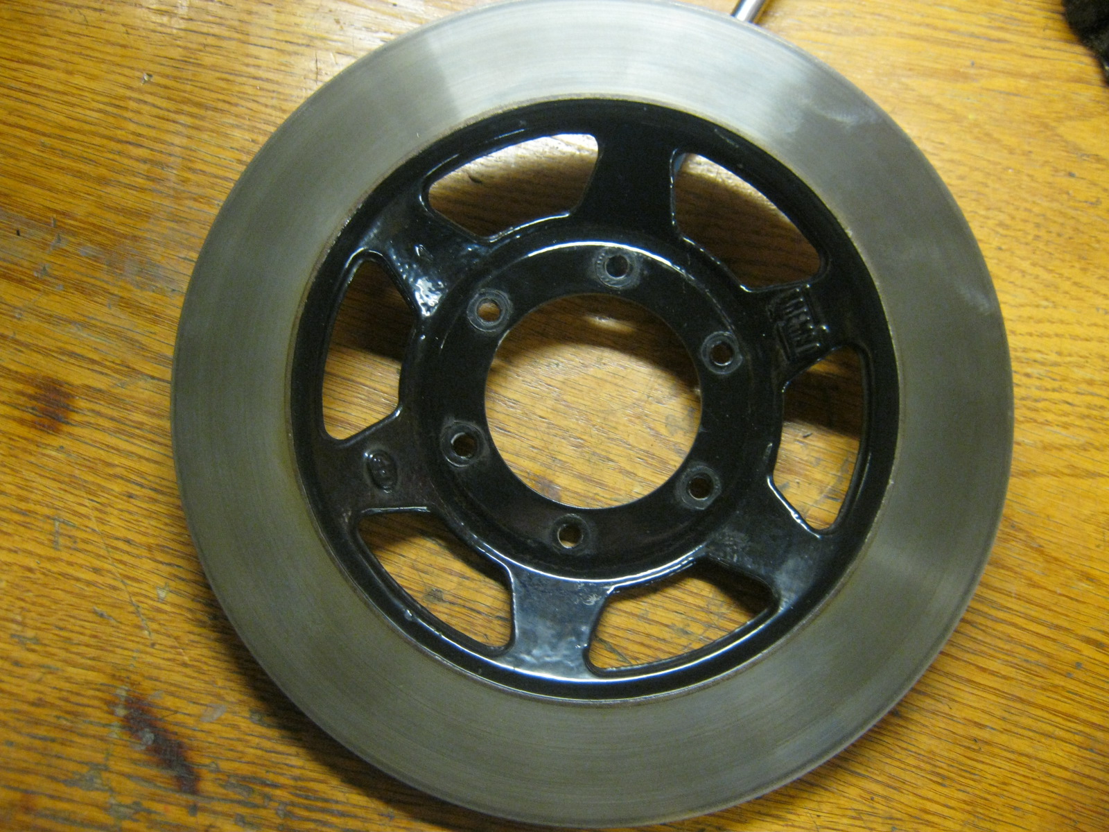 Disc brake stockish configuration. Applicable to Moto Guzzi V700, V7 Special, Ambassador, 850 GT, 850 GT California, Eldorado, and 850 California Police models.