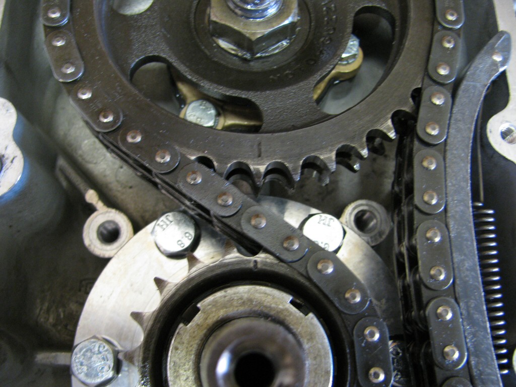 Marks on the sprockets are clearly aligned.