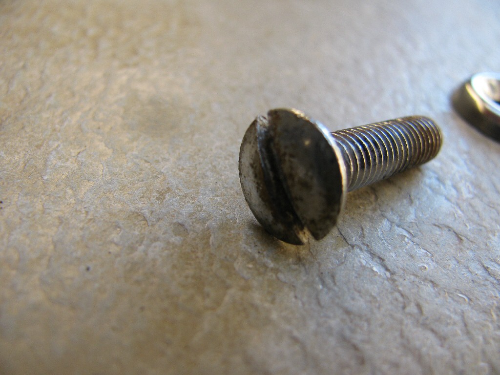 Bolt (MG# 98260625).