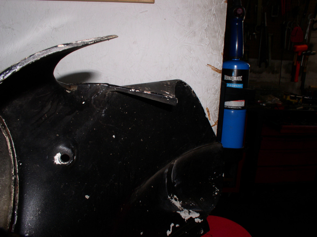 Late fairing: another view of the portion that fits under the headlight bucket and the horizontal side portion.