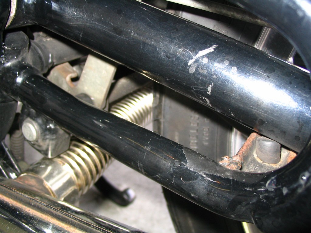 Fitting a flexible crossover pipe to Moto Guzzi V700, V7 Special, Ambassador, 850 GT, 850 GT California, Eldorado, 850 California Police models.