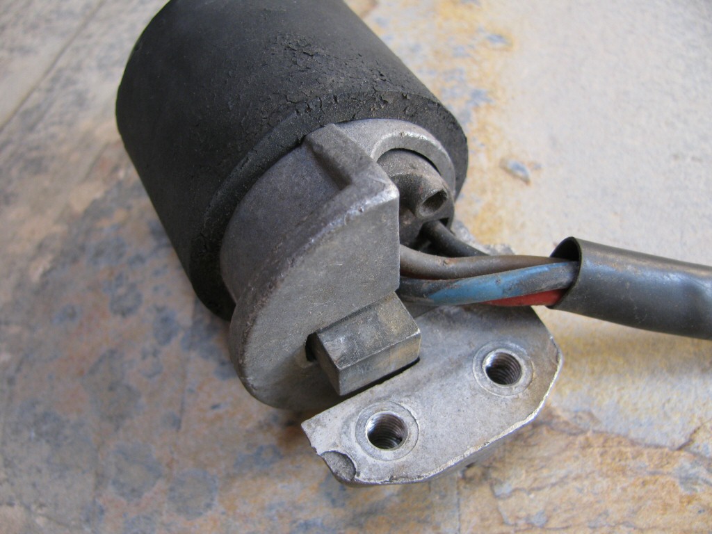 Ignition switch used on the Moto Guzzi 850 T.