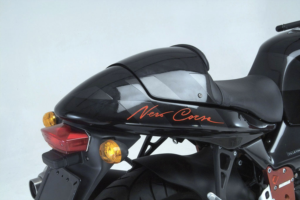 Moto Guzzi V11 Le Mans Nero Corsa (2004)Download full-size tif image