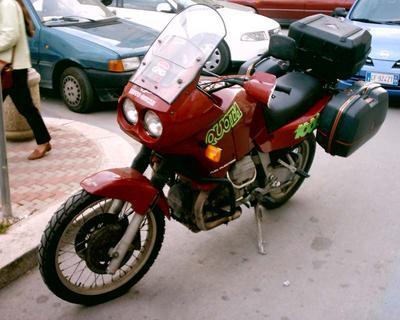 Homemade windshield fitted to a Moto Guzzi Quota 1000. Windshield made by Riccardo Rompani.