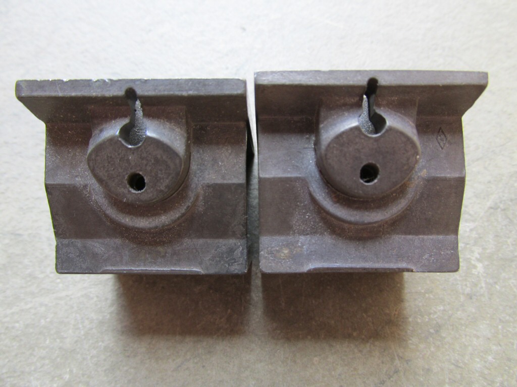 7454-60 left; 7454-40 right. Top view shown. No difference between them.