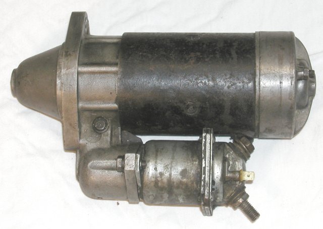 Magneti Marelli starter with a Bosch solenoid (part number 0331-300-019). Not believed to have come from Moto Guzzi, but rather an aftermarket fitment.