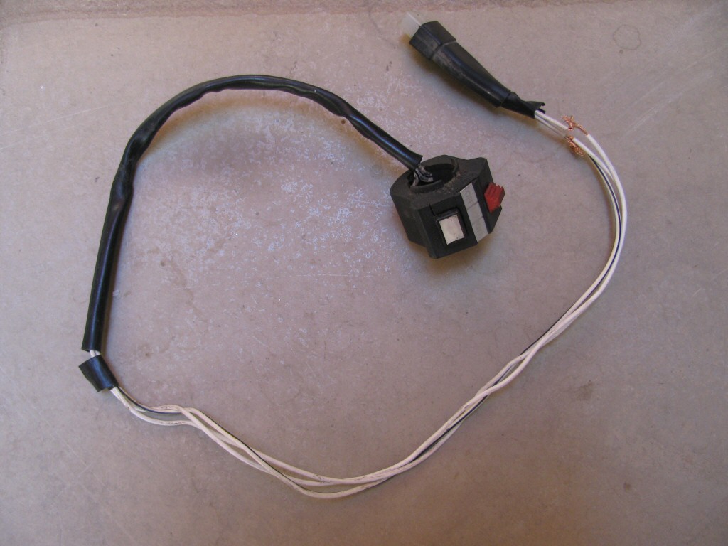 Left handlebar switch used on the Moto Guzzi 850 T3 California LAPD and similar models (MG# 17635000 or MG# 18735040).