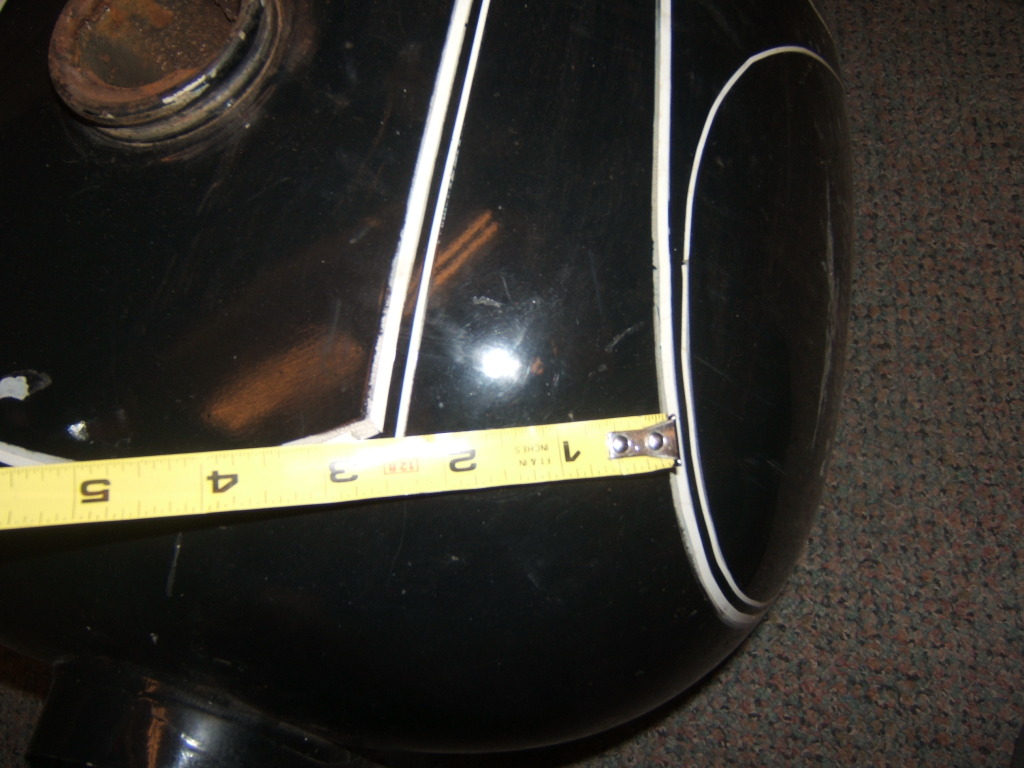 Original pin striping on the fuel tank: top rectangle.