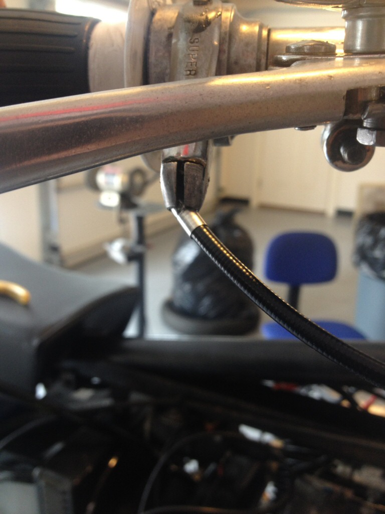 Loose fitment of the original cable ferrule to the throttle.