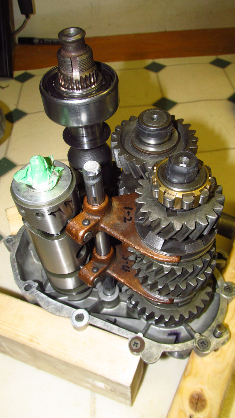 5 speed transmission as fit to Moto Guzzi 850 GT, 850 GT California, Eldorado, and 850 California Police models.