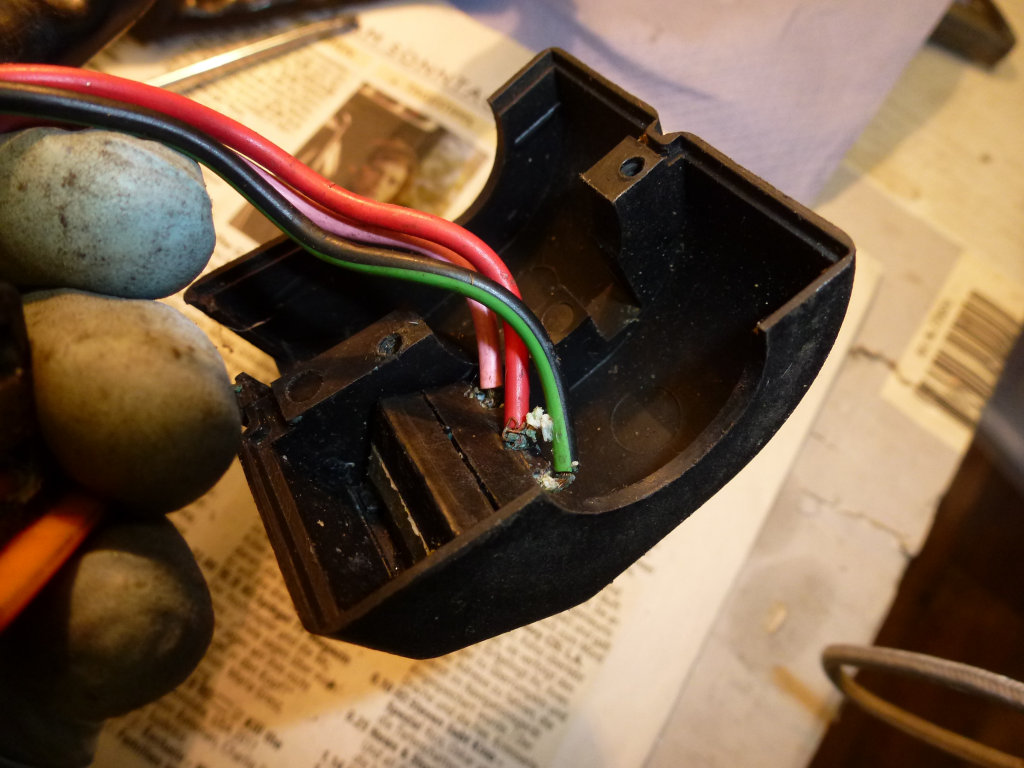 Left handlebar switch wiring for a Moto Guzzi Le Mans II with the printed circuit instrument panel (MG# 14738055).