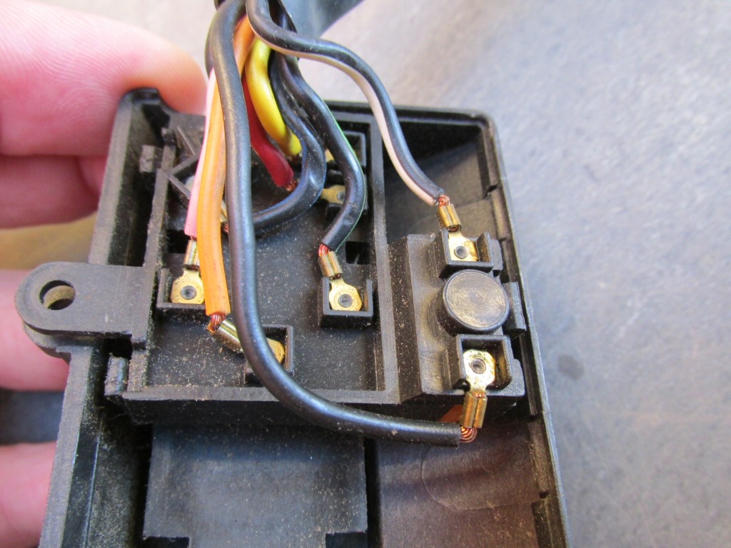 Left handlebar switch wiring for a 1985 Moto Guzzi Le Mans 1000 (MG# 28738040).